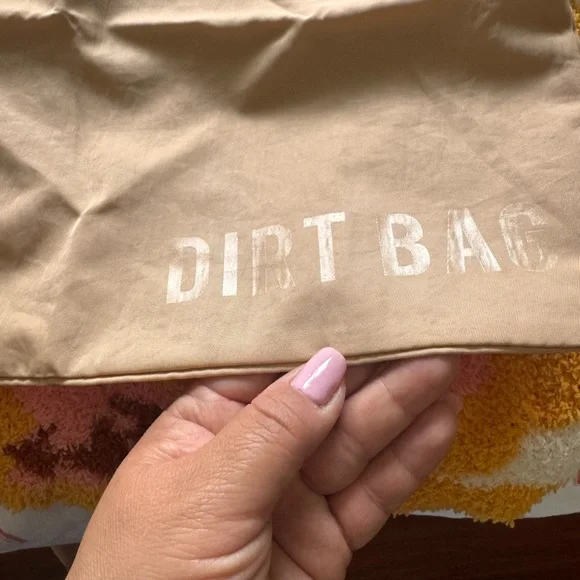 BEIS Sport Duffle - Picture 12 of 14